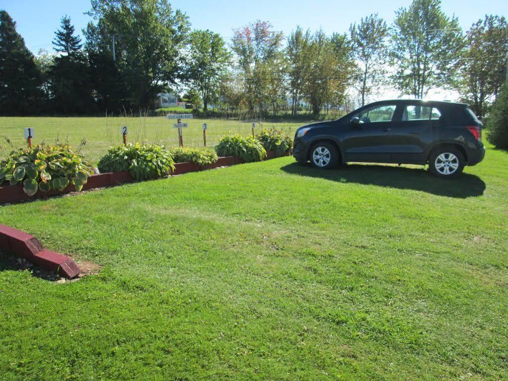 Gite Les Acres Tranquilles B&B Port-Daniel Exterior foto