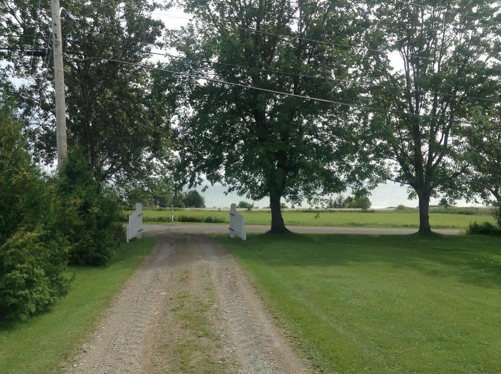 Gite Les Acres Tranquilles B&B Port-Daniel Exterior foto