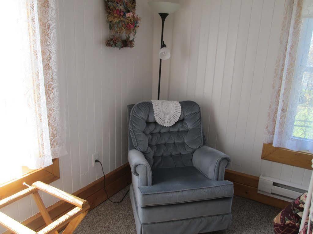 Gite Les Acres Tranquilles B&B Port-Daniel Exterior foto